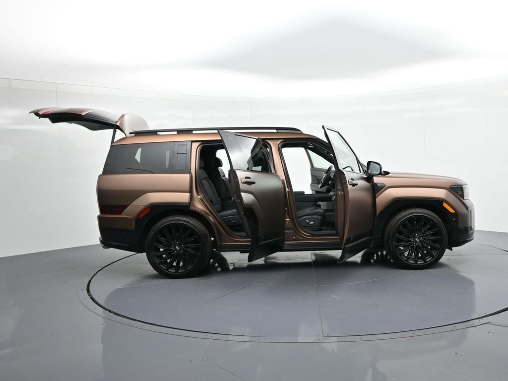 Hyundai Santa Fe Vehicle Full-screen Gallery Image 34