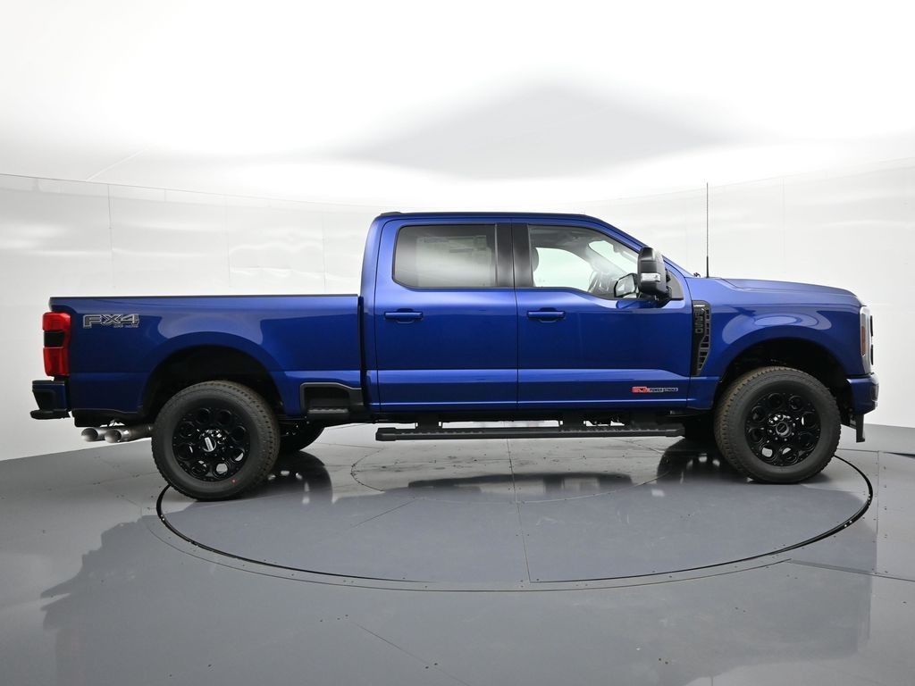 Ford F-350SD Vehicle Full-screen Gallery Image 5
