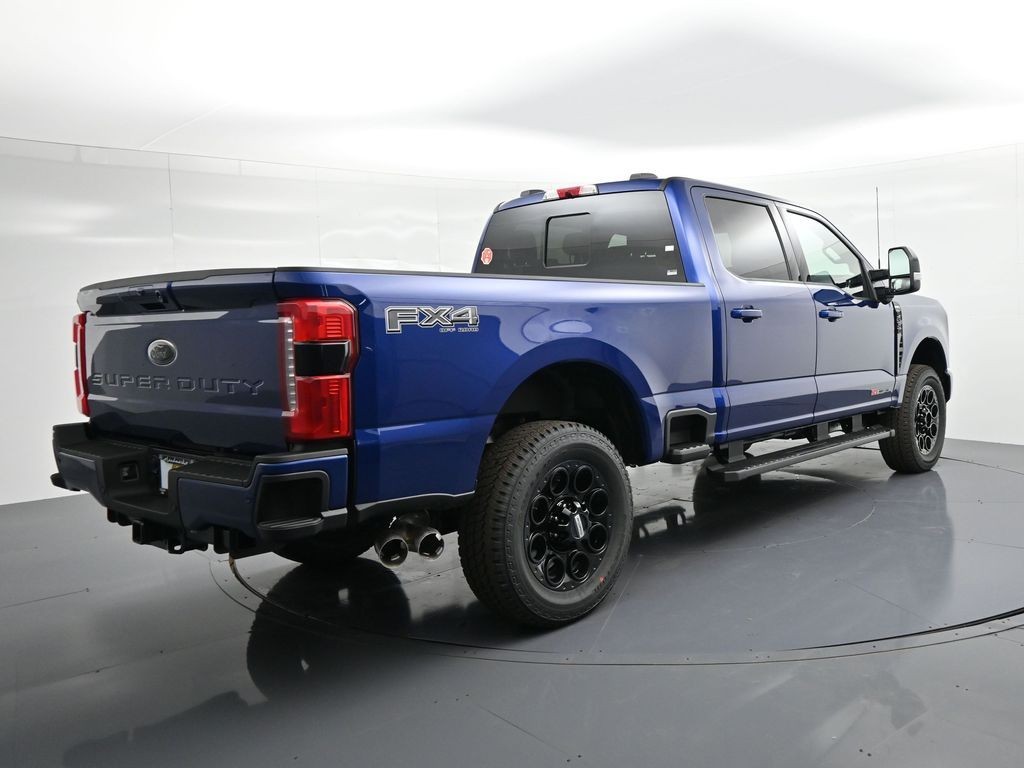 Ford F-350SD Vehicle Full-screen Gallery Image 6