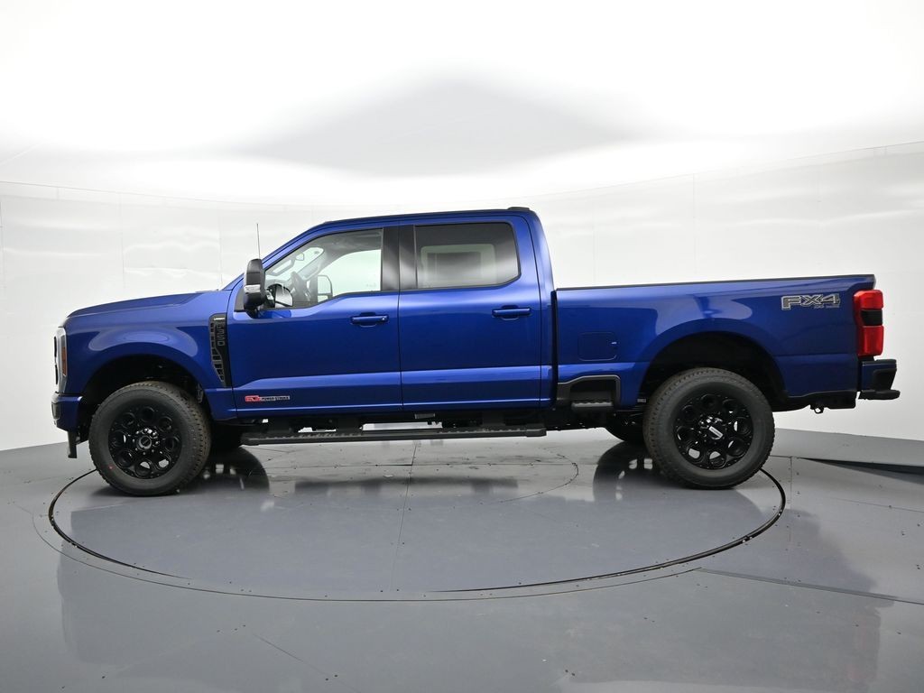 Ford F-350SD Vehicle Full-screen Gallery Image 9