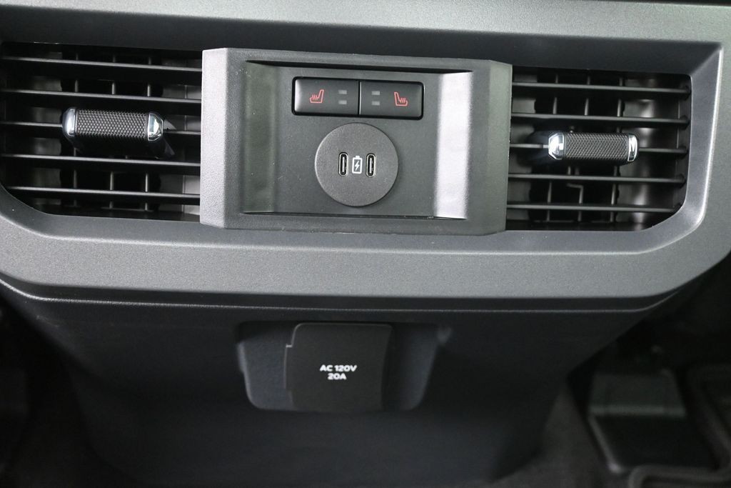 Ford F-350SD Vehicle Full-screen Gallery Image 35