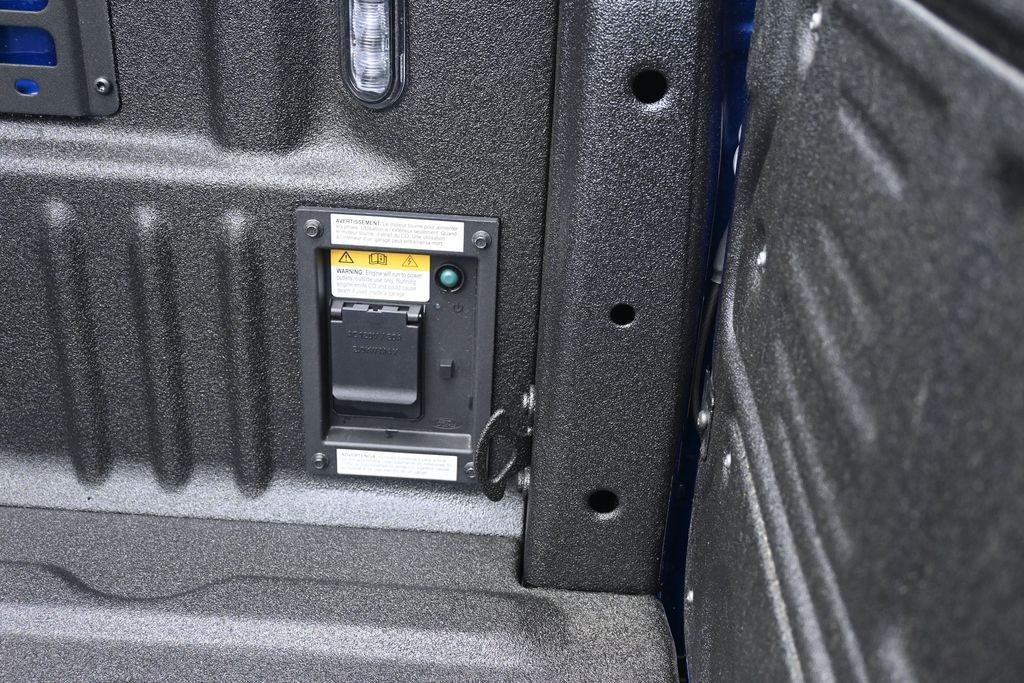 Ford F-350SD Vehicle Full-screen Gallery Image 37