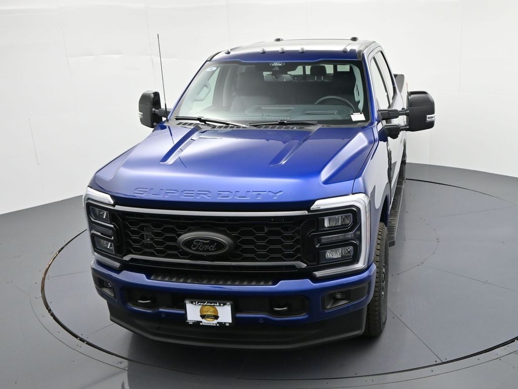 Ford F-350SD Vehicle Full-screen Gallery Image 39