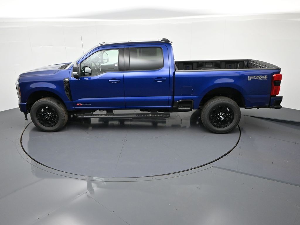 Ford F-350SD Vehicle Full-screen Gallery Image 41