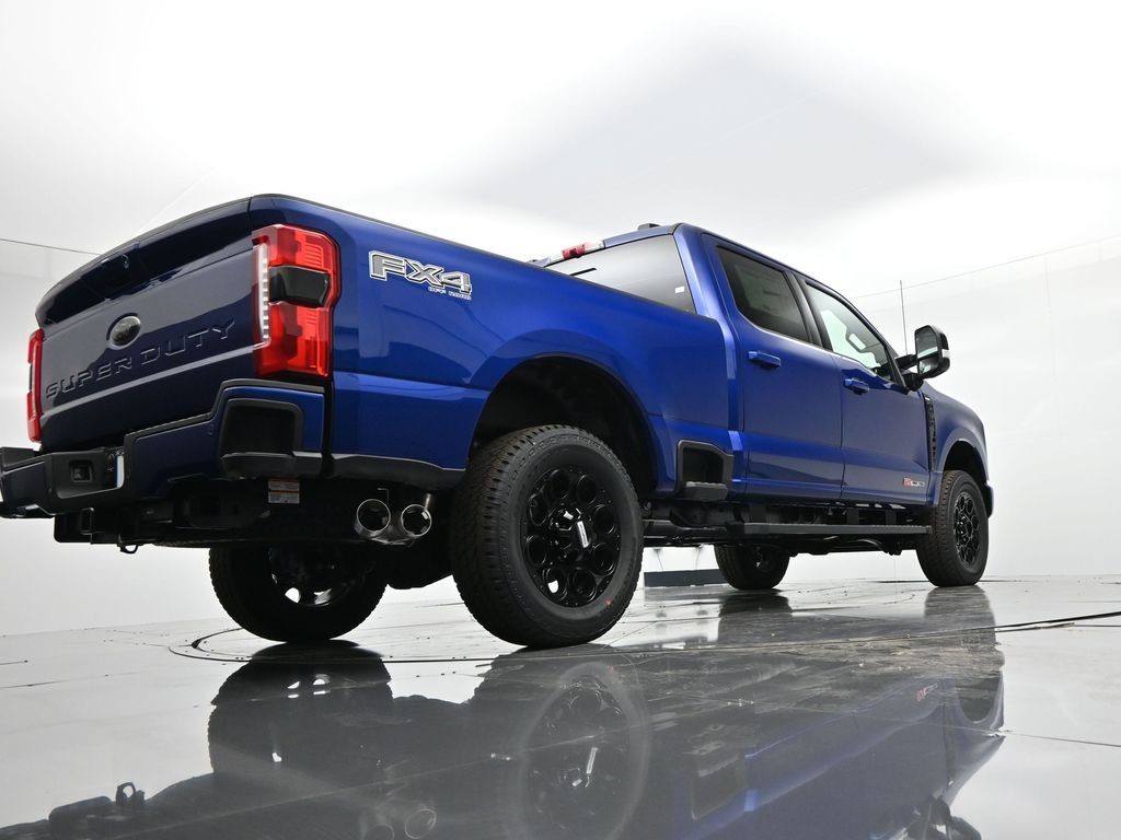 Ford F-350SD Vehicle Full-screen Gallery Image 44