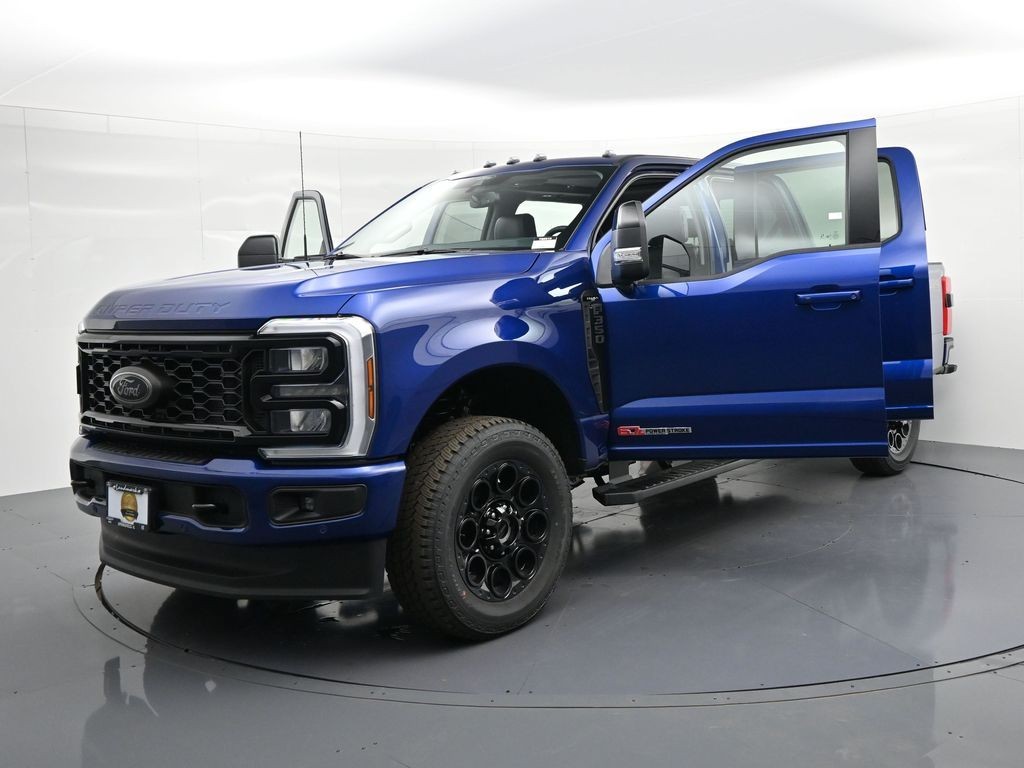 Ford F-350SD Vehicle Full-screen Gallery Image 48