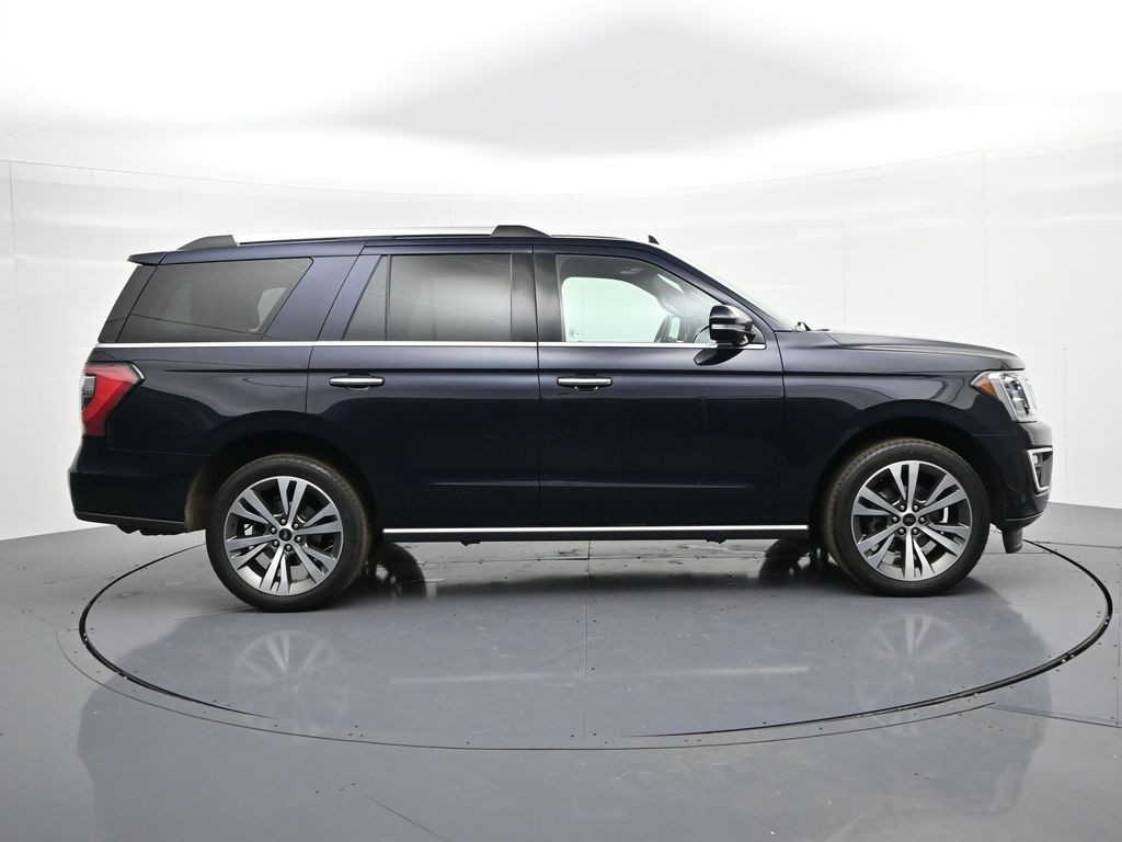 Ford Expedition Vehicle Full-screen Gallery Image 5