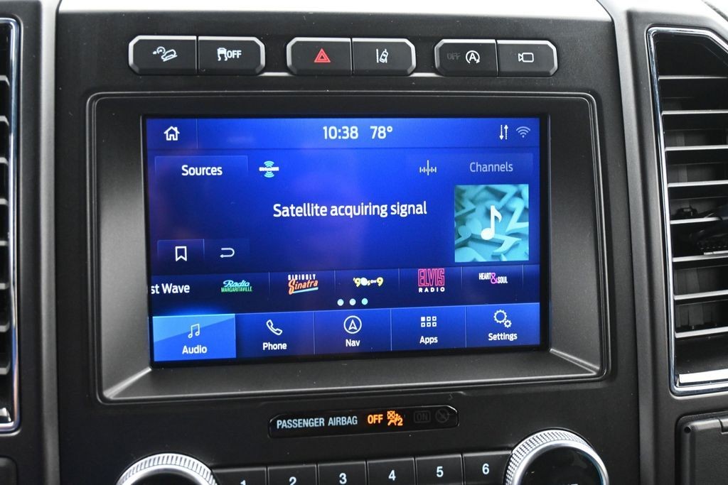 Ford Expedition Vehicle Full-screen Gallery Image 11