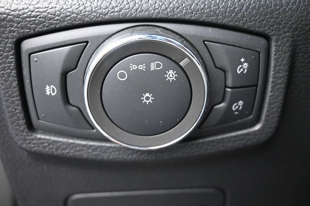 Ford Expedition Vehicle Full-screen Gallery Image 24