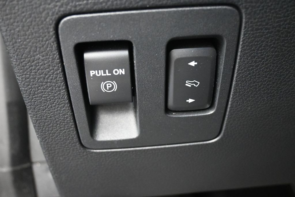 Ford Expedition Vehicle Full-screen Gallery Image 25