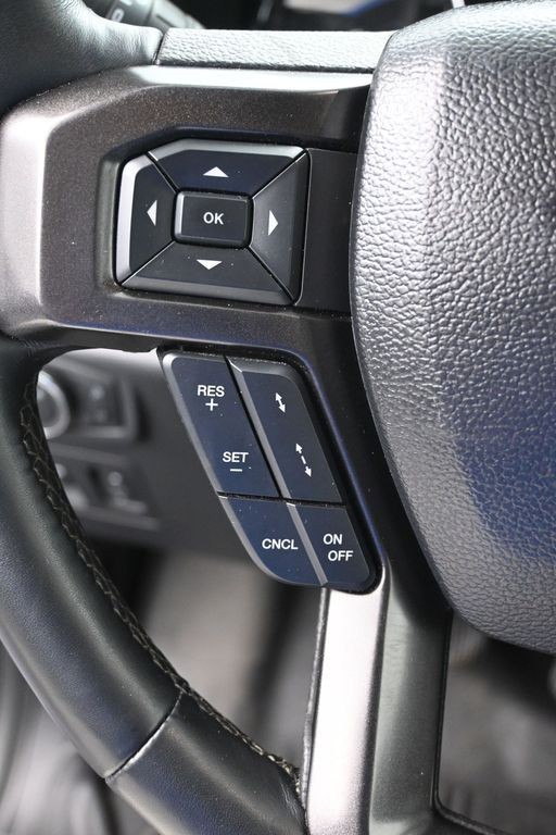 Ford Expedition Vehicle Full-screen Gallery Image 22