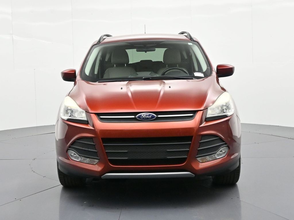 Ford Escape Vehicle Full-screen Gallery Image 3
