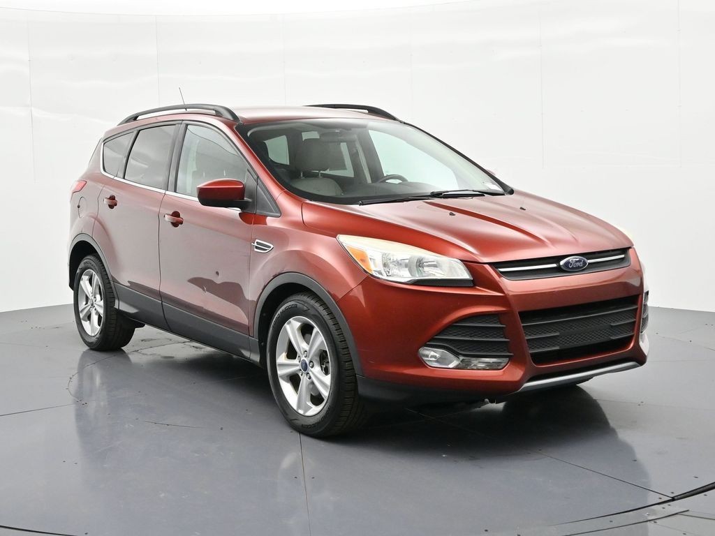 Ford Escape Vehicle Full-screen Gallery Image 4