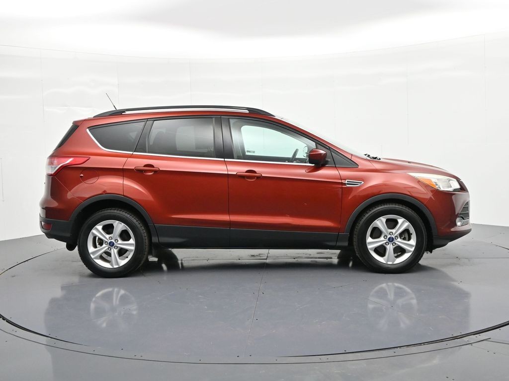 Ford Escape Vehicle Full-screen Gallery Image 5
