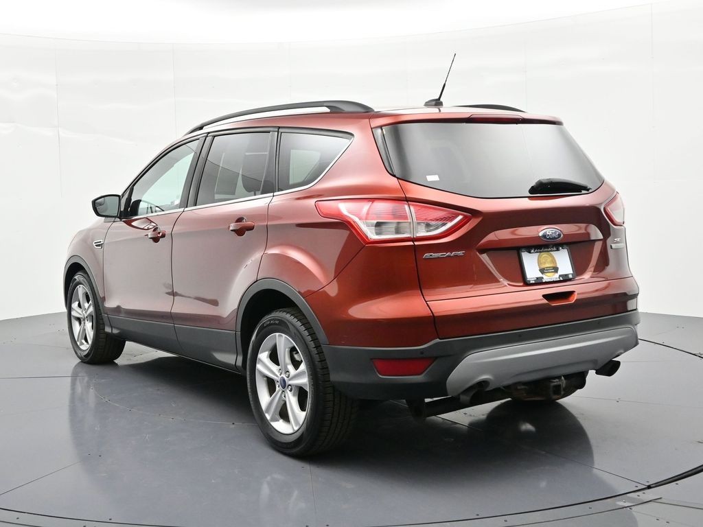 Ford Escape Vehicle Full-screen Gallery Image 8