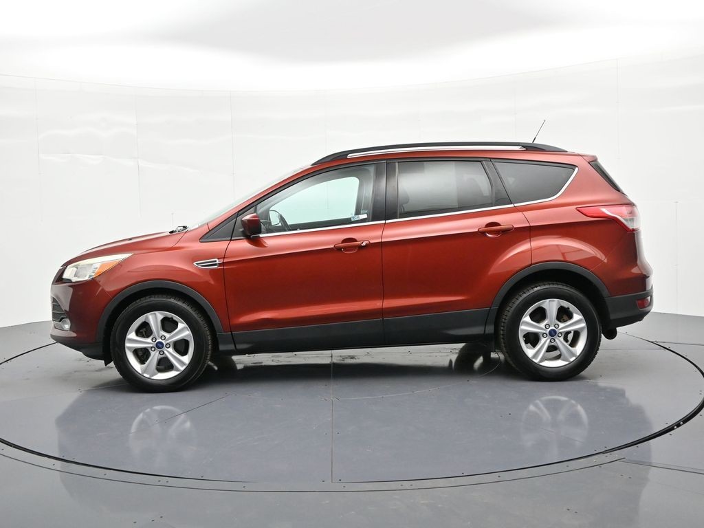Ford Escape Vehicle Full-screen Gallery Image 9