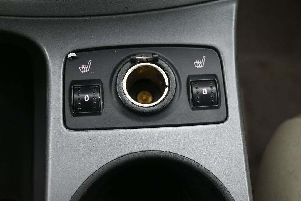 Ford Escape Vehicle Full-screen Gallery Image 15