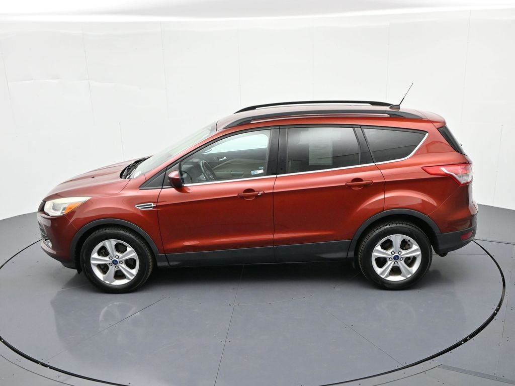 Ford Escape Vehicle Full-screen Gallery Image 25