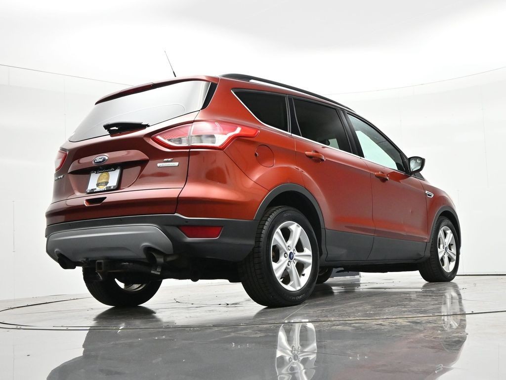 Ford Escape Vehicle Full-screen Gallery Image 28