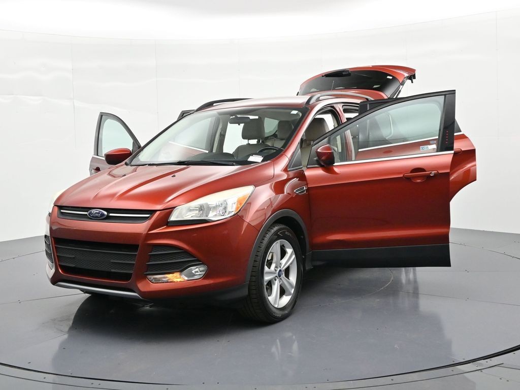 Ford Escape Vehicle Full-screen Gallery Image 32