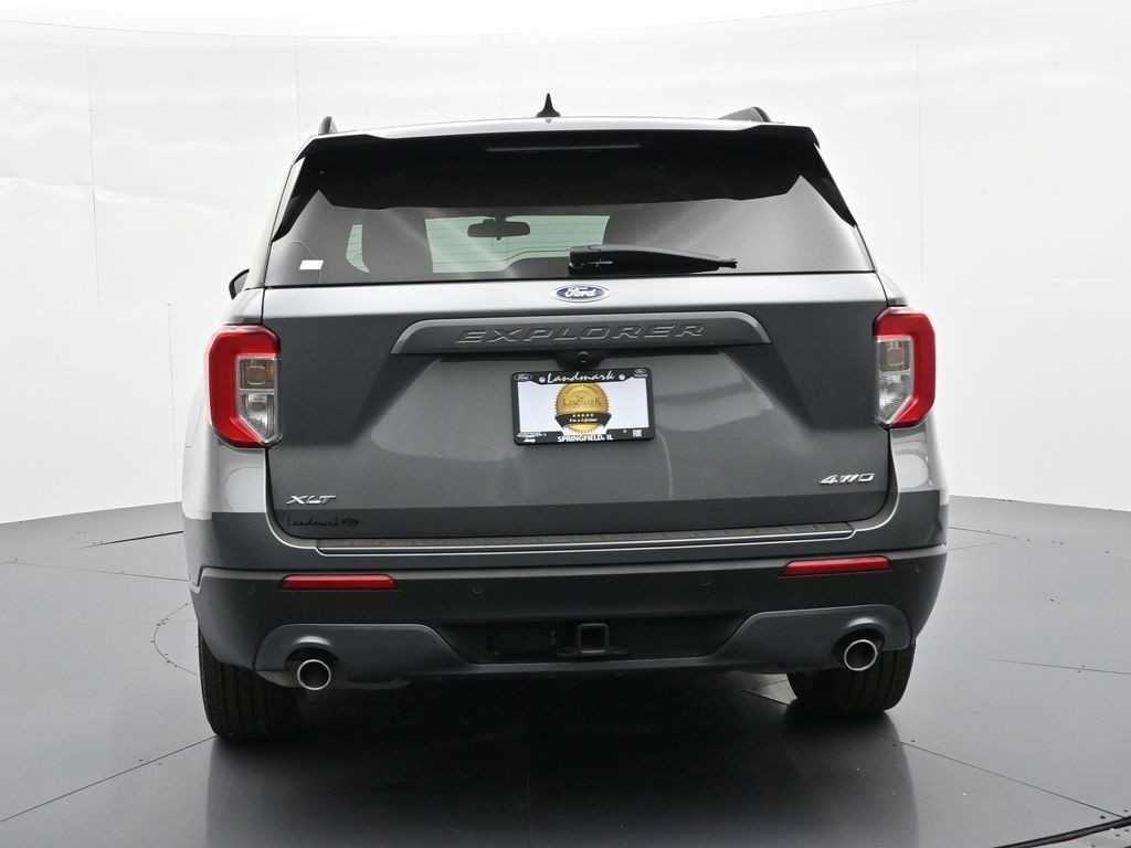 Ford Explorer Vehicle Full-screen Gallery Image 07
