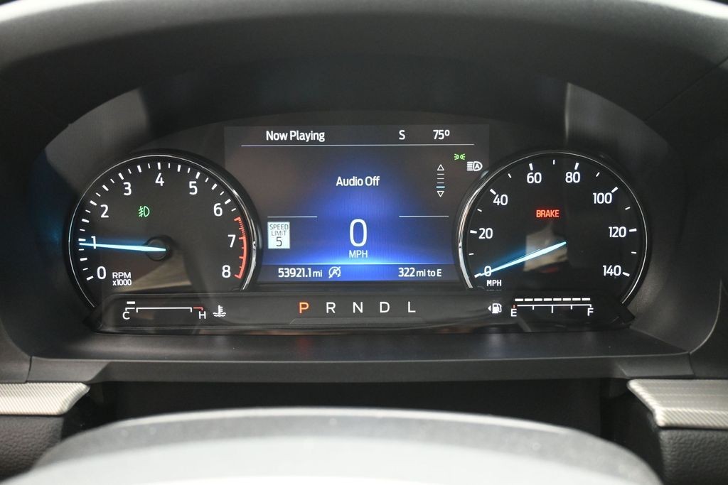 Ford Explorer Vehicle Full-screen Gallery Image 10