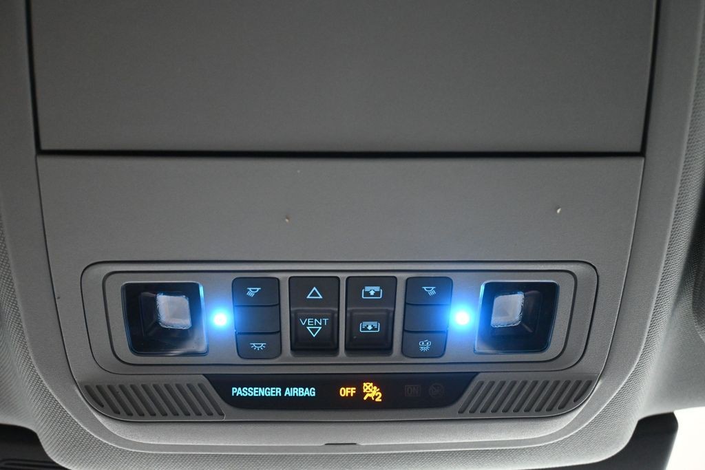 Ford Explorer Vehicle Full-screen Gallery Image 18