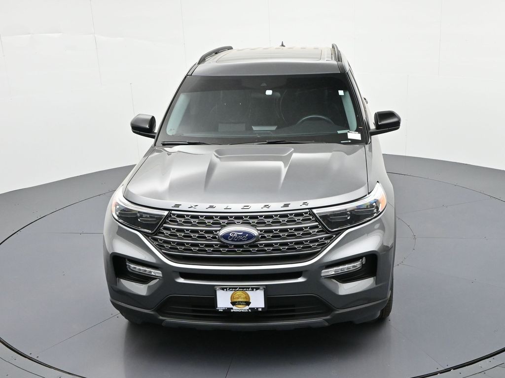Ford Explorer Vehicle Full-screen Gallery Image 28