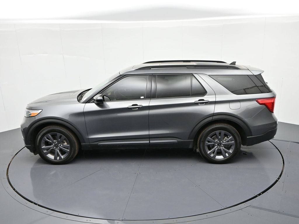 Ford Explorer Vehicle Full-screen Gallery Image 30