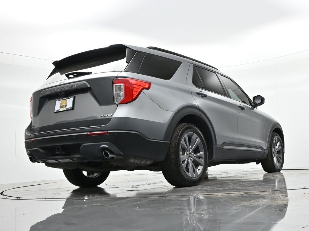 Ford Explorer Vehicle Full-screen Gallery Image 33