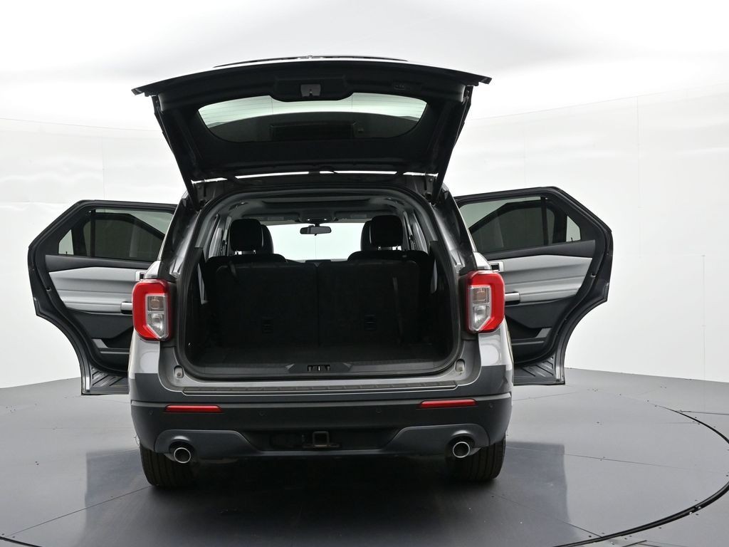 Ford Explorer Vehicle Full-screen Gallery Image 38