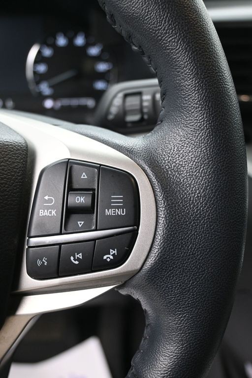 Ford Explorer Vehicle Full-screen Gallery Image 20