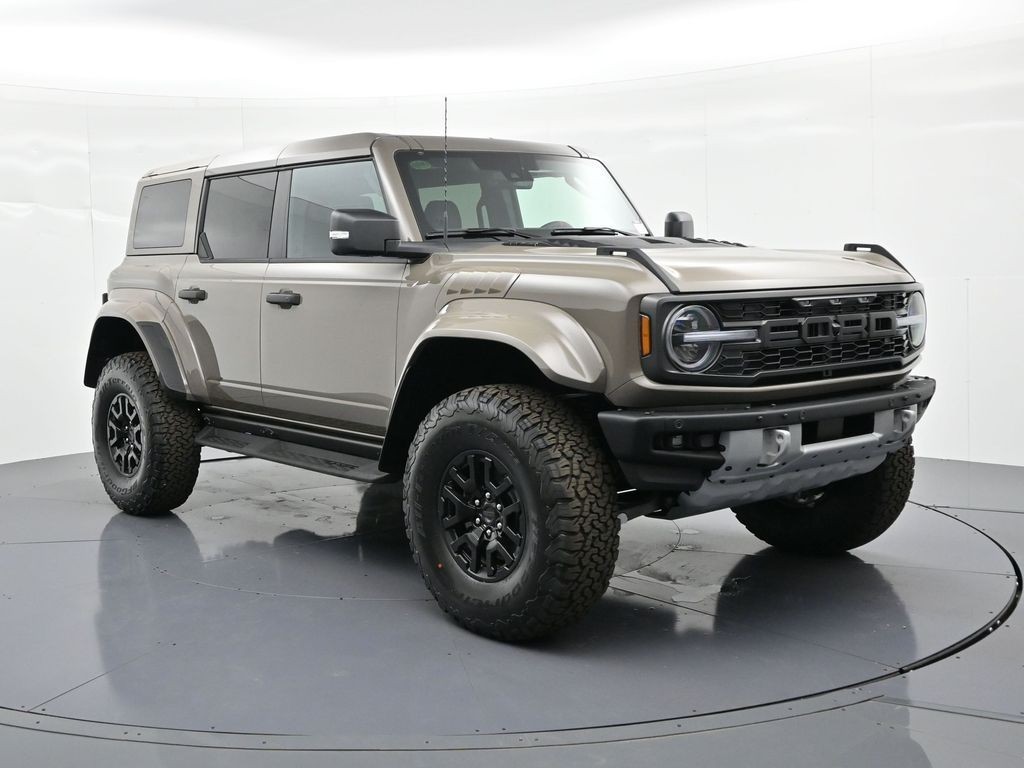 Ford Bronco Vehicle Full-screen Gallery Image 4