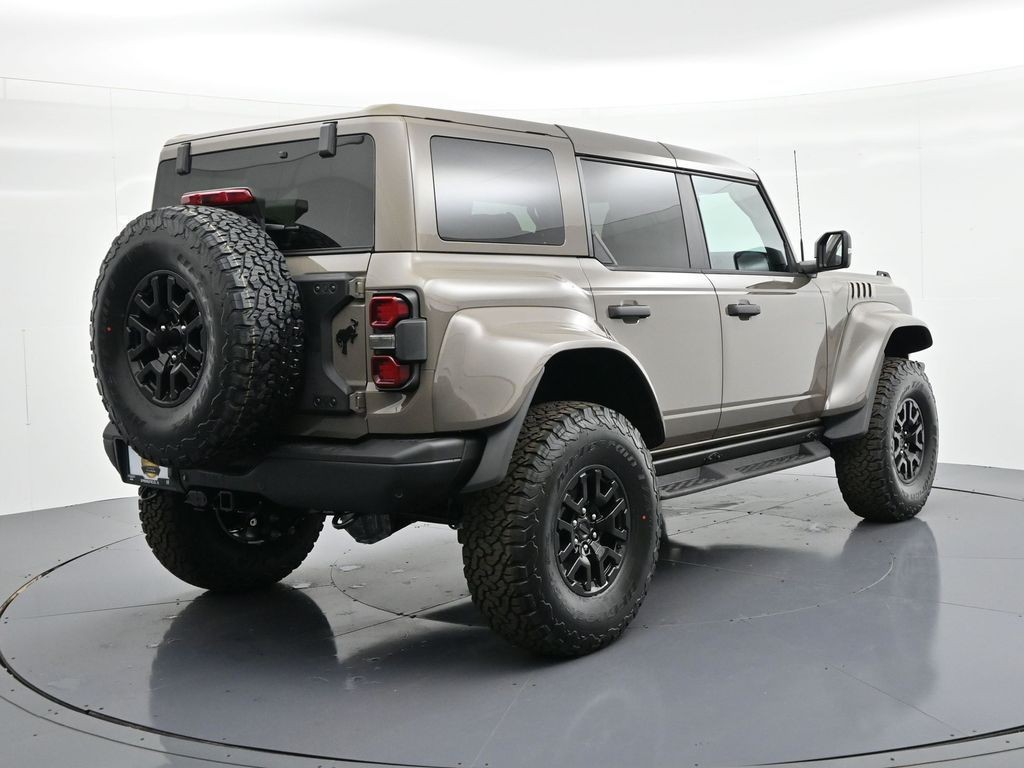 Ford Bronco Vehicle Full-screen Gallery Image 6
