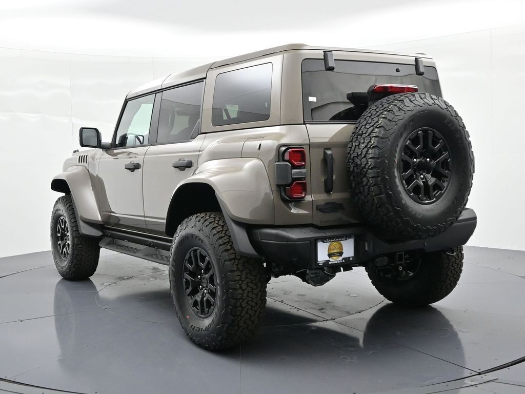 Ford Bronco Vehicle Full-screen Gallery Image 8