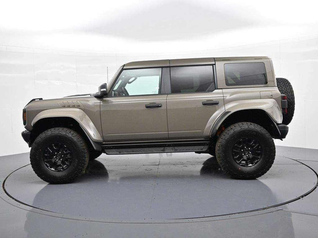 Ford Bronco Vehicle Full-screen Gallery Image 9
