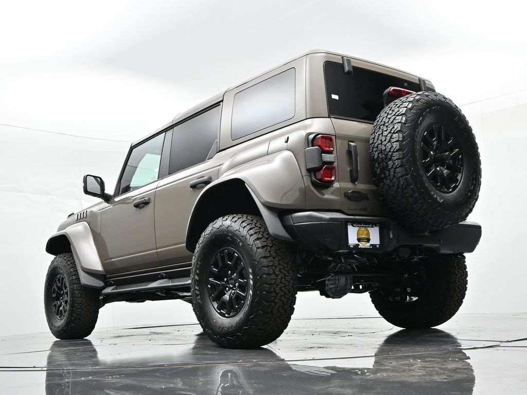 Ford Bronco Vehicle Full-screen Gallery Image 30