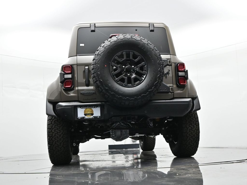 Ford Bronco Vehicle Full-screen Gallery Image 31