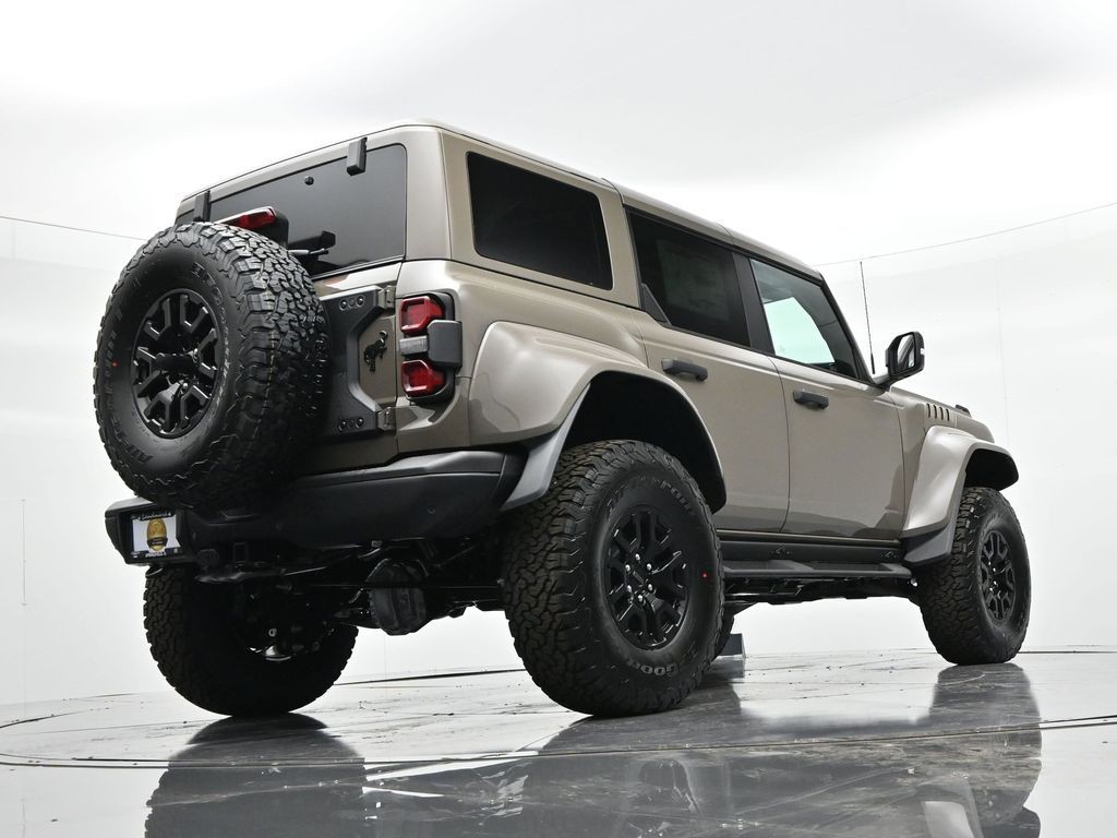 Ford Bronco Vehicle Full-screen Gallery Image 32