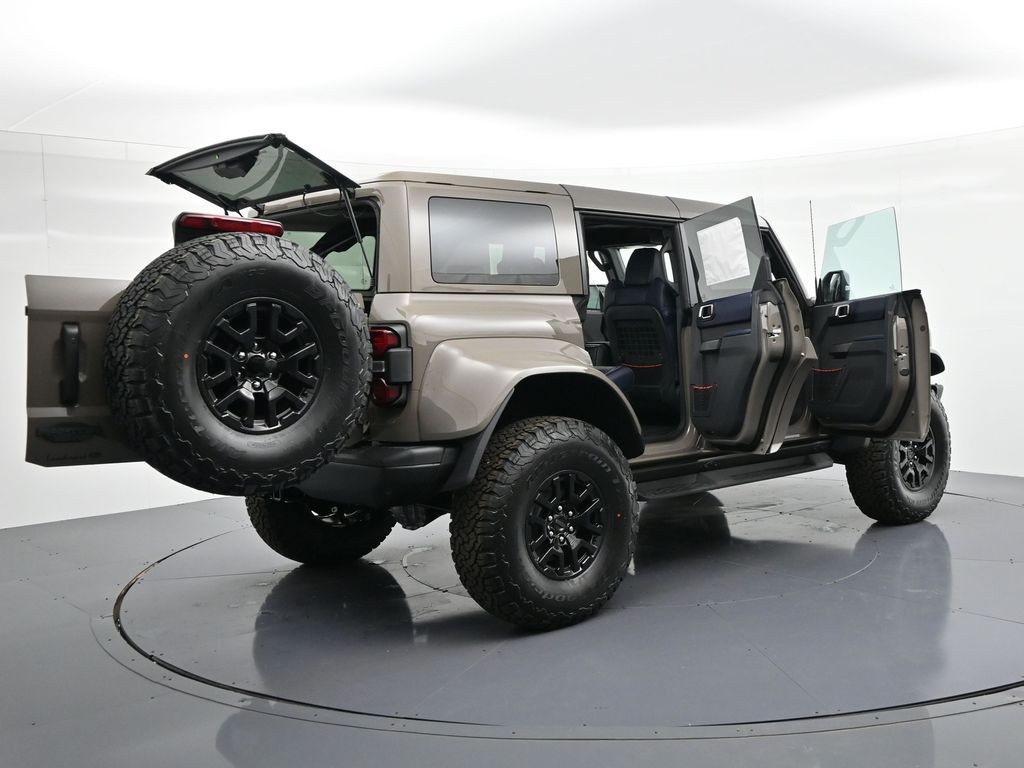 Ford Bronco Vehicle Full-screen Gallery Image 35