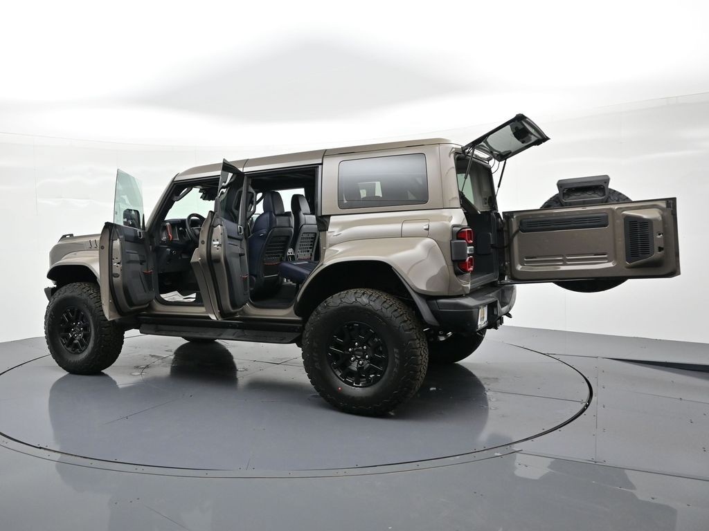 Ford Bronco Vehicle Full-screen Gallery Image 36