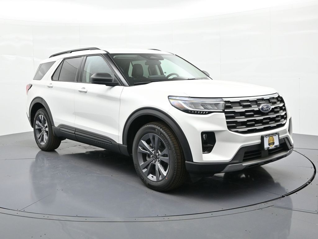 Ford Explorer Vehicle Full-screen Gallery Image 4