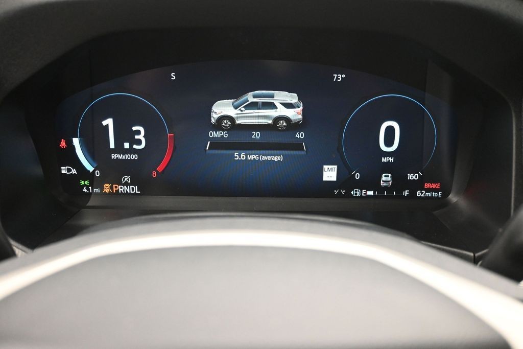 Ford Explorer Vehicle Full-screen Gallery Image 10