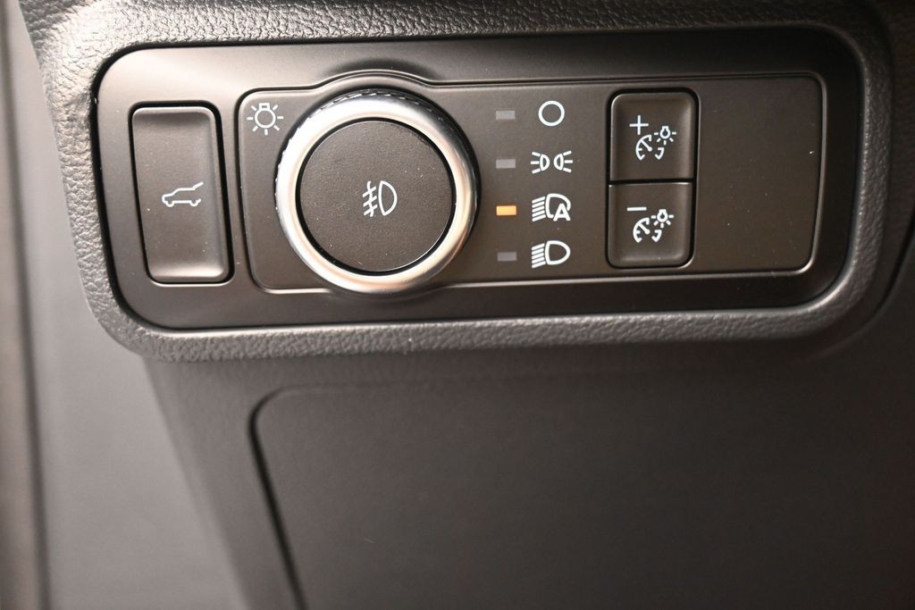 Ford Explorer Vehicle Full-screen Gallery Image 19