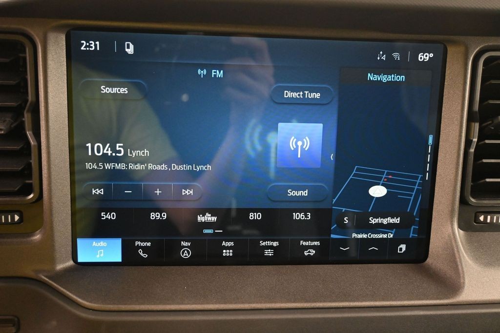 Ford Bronco Vehicle Full-screen Gallery Image 11