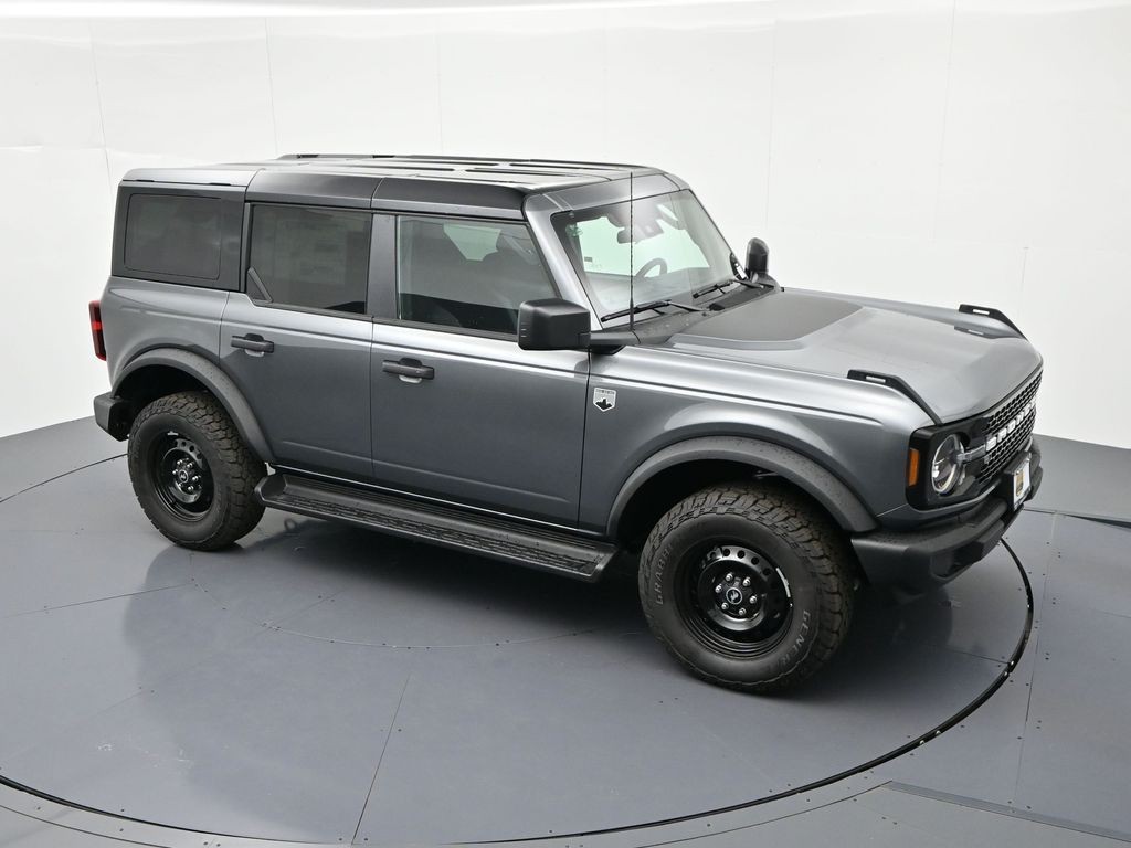 Ford Bronco Vehicle Full-screen Gallery Image 25