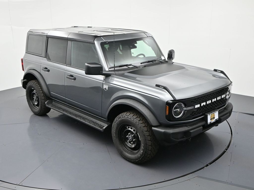 Ford Bronco Vehicle Full-screen Gallery Image 26