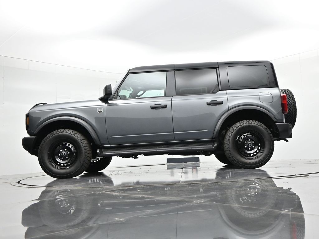 Ford Bronco Vehicle Full-screen Gallery Image 28