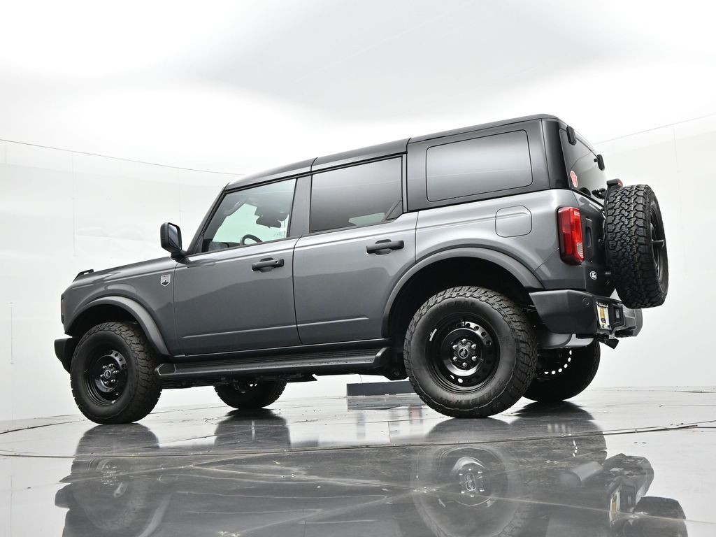 Ford Bronco Vehicle Full-screen Gallery Image 29