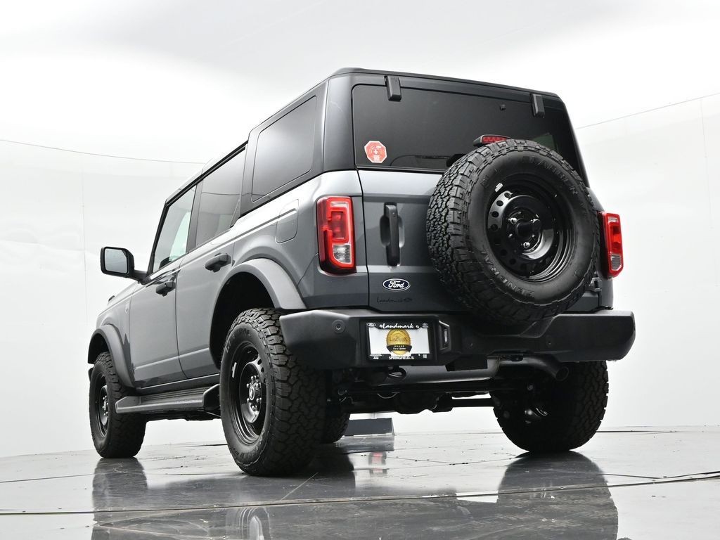 Ford Bronco Vehicle Full-screen Gallery Image 30